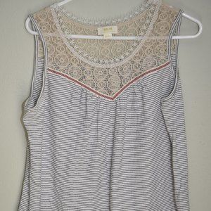 Sleeveless stripe top